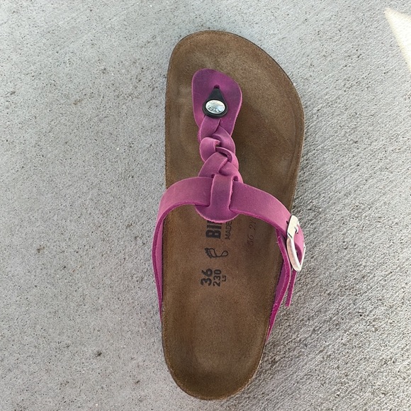 Oiled Leather Gizeh Birkenstocks - Picture 2 of 7